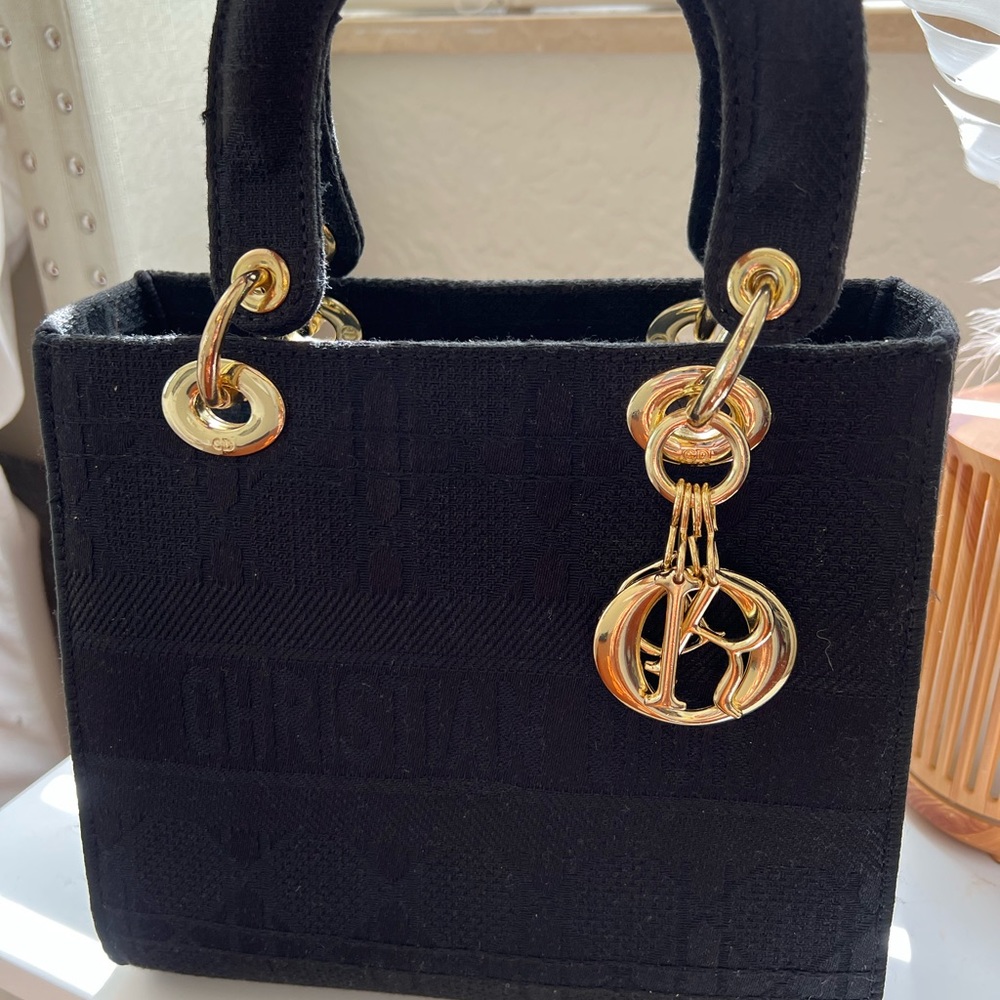 Black purse